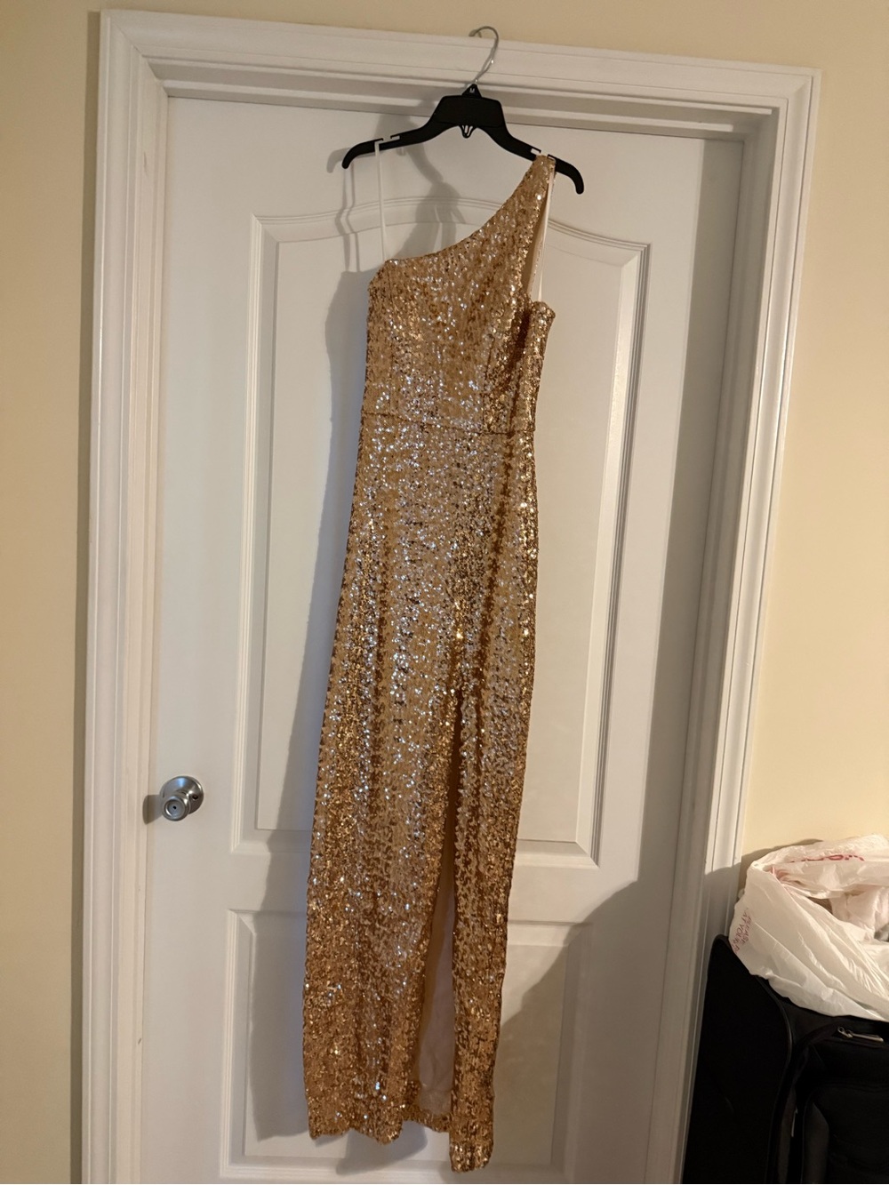 B. Smart Gold One-Shoulder Sequin Gown